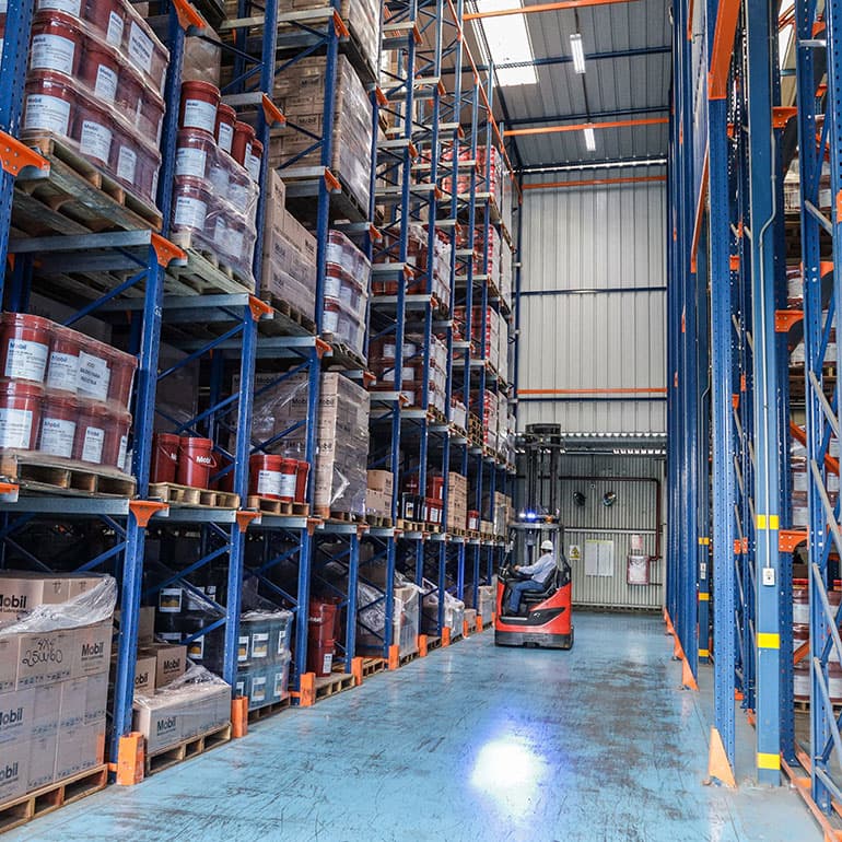 Lubricantes Mobil™ no solo protege tu motor, sino que impulsa más trabajo y progreso para los peruanos