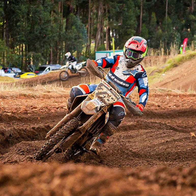 Datos importantes para ingresar en el deporte del motocross.webp