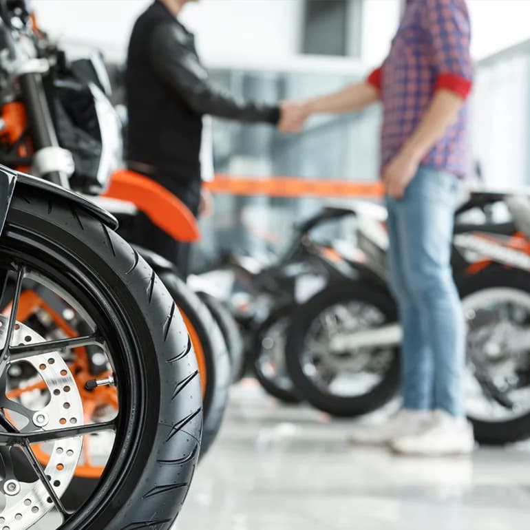 Por qué elegir una moto.webp